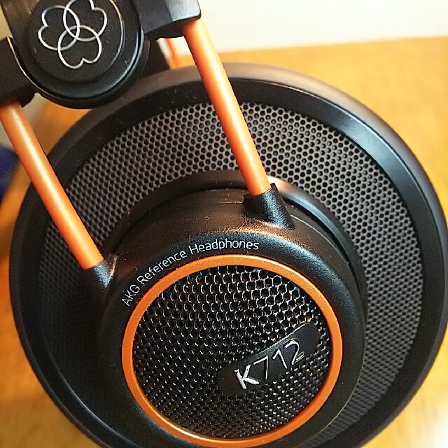 AKG 712 pro ヘッドホン スロバキア製オーディオ機器