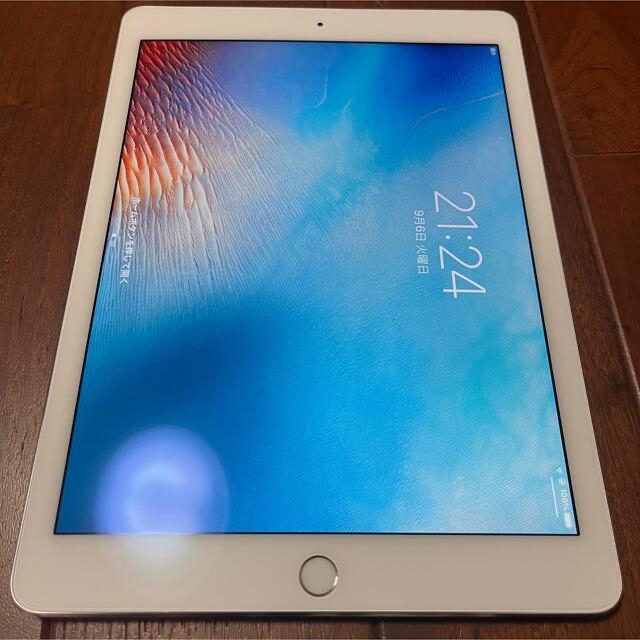 Apple(アップル)のAPPLE iPad Air 2 silver 16G アイパッド エアー2 スマホ/家電/カメラのPC/タブレット(タブレット)の商品写真