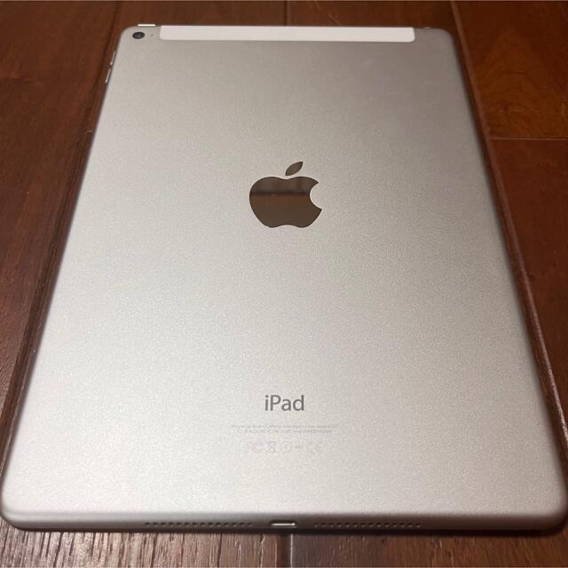 Apple(アップル)のAPPLE iPad Air 2 silver 16G アイパッド エアー2 スマホ/家電/カメラのPC/タブレット(タブレット)の商品写真