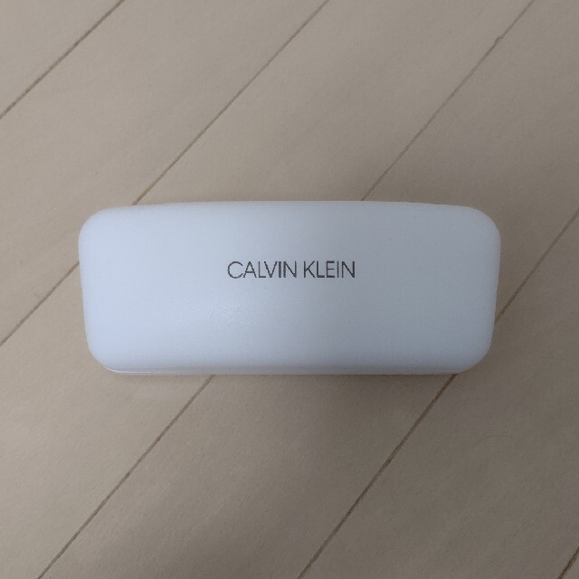 Calvin Klein(カルバンクライン)のCALVIN KLEINメガネケース★未使用 レディースのファッション小物(サングラス/メガネ)の商品写真