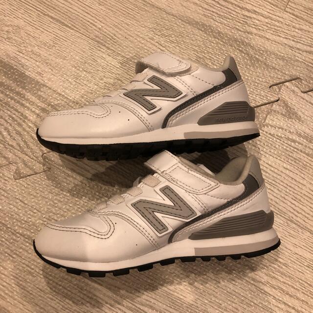 New Balance(ニューバランス)の美品　ニューバランス　スニーカー　17センチ キッズ/ベビー/マタニティのキッズ靴/シューズ(15cm~)(スニーカー)の商品写真