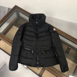 モンクレール フリルの通販 900点以上 | MONCLERを買うならラクマ