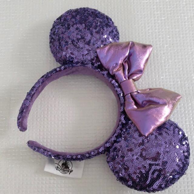 Disney(ディズニー)の《2点セット❗️》海外ディズニー　カチューシャ　紫　スパンコール　パープル レディースのヘアアクセサリー(カチューシャ)の商品写真