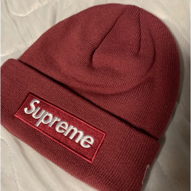 Supreme(シュプリーム)のSUPREME New Era® Box Logo Beanie PLUM メンズの帽子(ニット帽/ビーニー)の商品写真