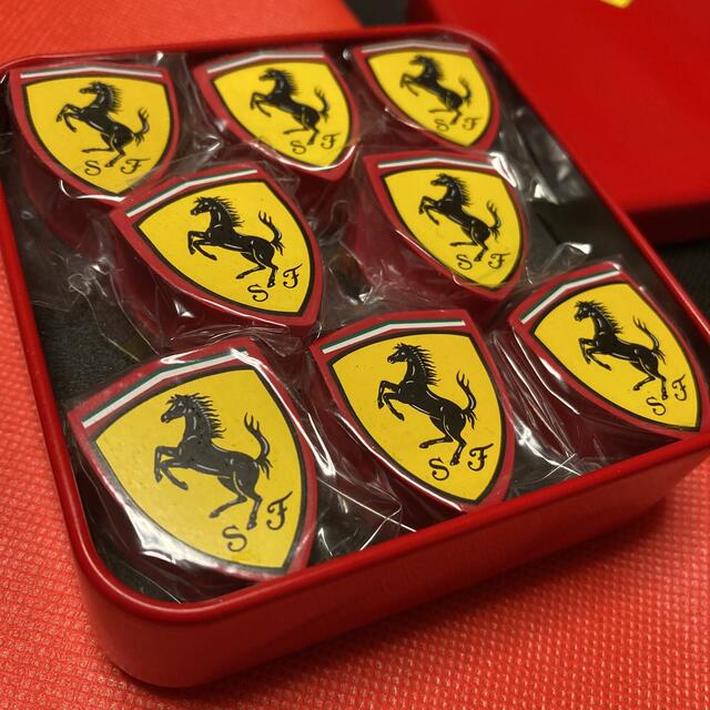 Ferrari(フェラーリ)のフェラーリ 消しゴム 8個！ イタリアフェラーリショップで購入! グッズ 激レア インテリア/住まい/日用品の文房具(消しゴム/修正テープ)の商品写真