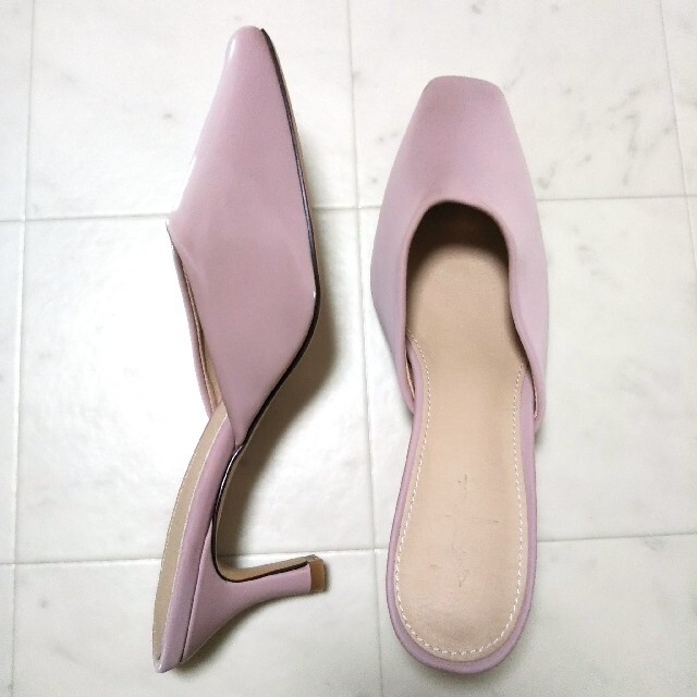 新品 スクエアトゥ ミュール 23.5cm ピンク エナメル サテン レディースの靴/シューズ(ミュール)の商品写真