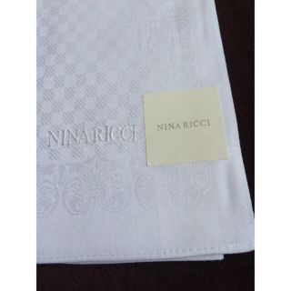 ニナリッチ(NINA RICCI)の【新品】ホワイトハンカチ ニナリッチ(ハンカチ)