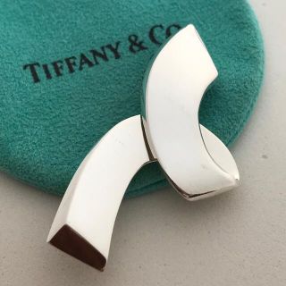 ティファニー(Tiffany & Co.)のTiffany ボリュームリボン ブローチ希少(ブローチ/コサージュ)