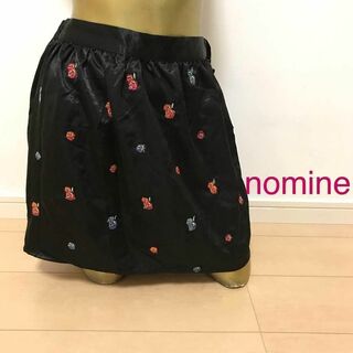 ノミネ(Nomine)の【0039】NOMINE 刺繍 薔薇 フレア スカート サテン ブラック(ミニスカート)