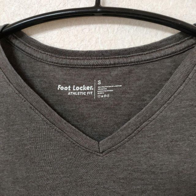 Foot LockerフットロッカーＶネックTシャツ レディースのトップス(Tシャツ(半袖/袖なし))の商品写真