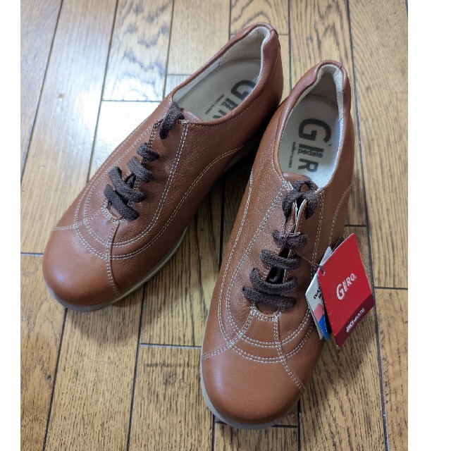 新品タグ付き pedala GILO ウォーキングシューズ ブラウン