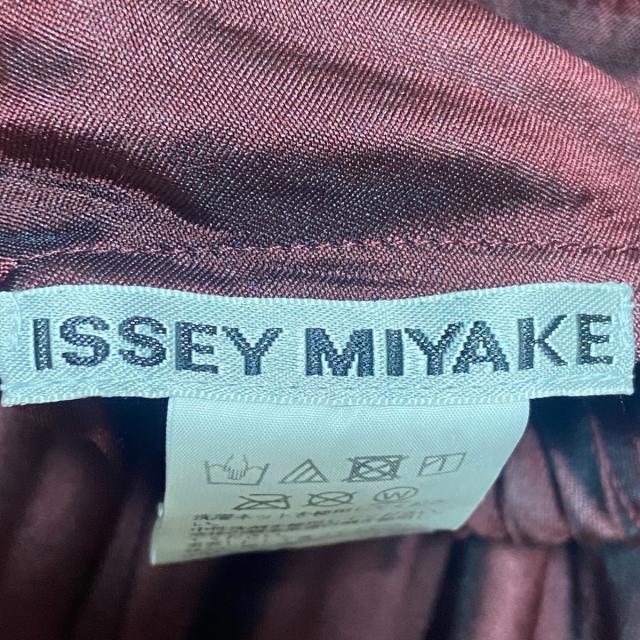 ISSEY MIYAKE - イッセイミヤケ スカートスーツ レディースの通販 by