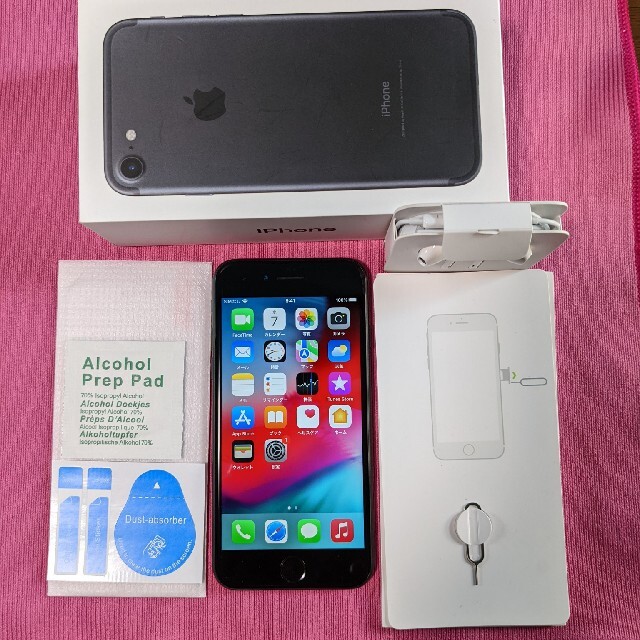 iPhone(アイフォーン)のiPhone 7 32GB ブラック  シムフリー 　★格安！美品！完動品！ スマホ/家電/カメラのスマートフォン/携帯電話(スマートフォン本体)の商品写真