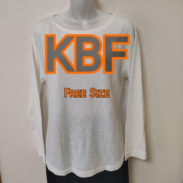 KBF(ケービーエフ)の《美品》KBFケービーエフWhiteセーター FREE SIZE レディースのトップス(ニット/セーター)の商品写真