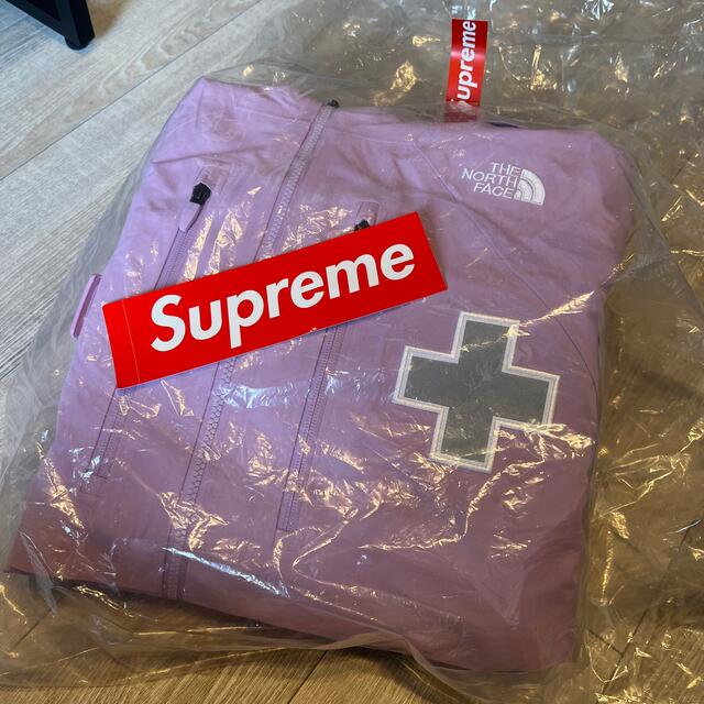 Supreme(シュプリーム)のsupreme x north face 22ss マウンテンパーカー★L★新品 メンズのジャケット/アウター(マウンテンパーカー)の商品写真