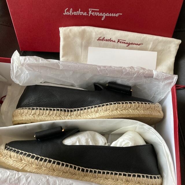 Salvatore Ferragamo(サルヴァトーレフェラガモ)のサルバトーレ　フェラガモ　7 レディースの靴/シューズ(ローファー/革靴)の商品写真
