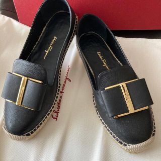 サルヴァトーレフェラガモ(Salvatore Ferragamo)のサルバトーレ　フェラガモ　7(ローファー/革靴)