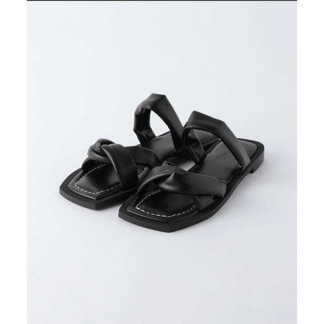 BEAUTY&YOUTH UNITED ARROWS(ビューティアンドユースユナイテッドアローズ)のプククロス ステッチ スライダー サンダル　BLACK レディースの靴/シューズ(サンダル)の商品写真