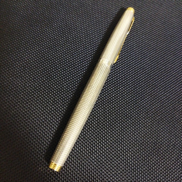 Parker(パーカー)のPARKER 万年筆 #75 シズレ スターリングシルバー XF コンバーター付 インテリア/住まい/日用品の文房具(ペン/マーカー)の商品写真