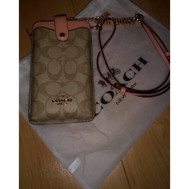 ストラップ COACH スマホショルダーバッグ の通販 by frutti|コーチ ストラップ COACH スマホショルダーバッグ の通販 by frutti|コーチ
