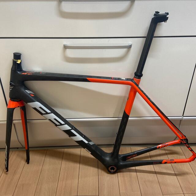 メーカー在庫少、売り切れ時はご容赦ください felt fr3 ロードバイク