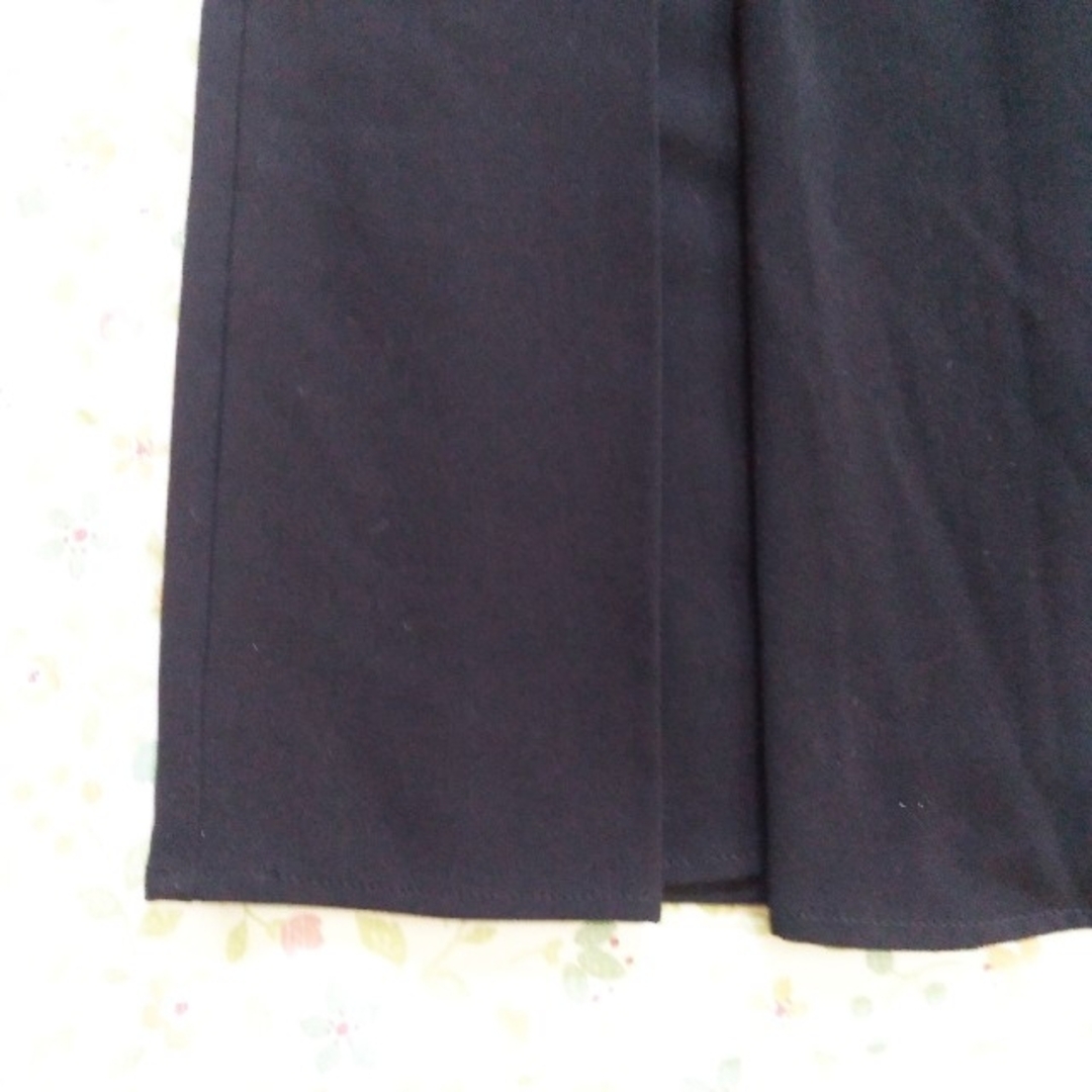 GU(ジーユー)のGU　ジーユー　スカート　ブラック系 レディースのスカート(ひざ丈スカート)の商品写真