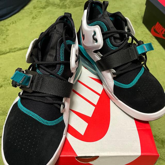 NIKE AIR FORCE 270 エアフォース270