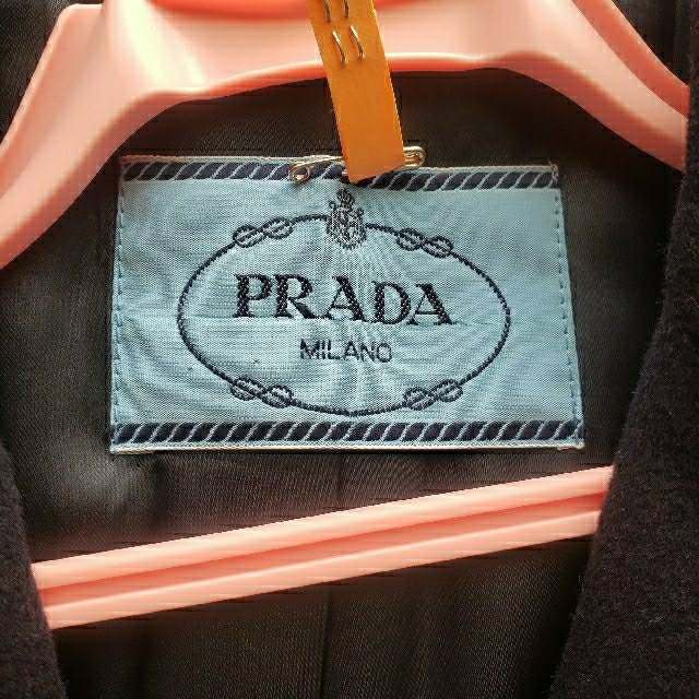 PRADA(プラダ)のプラダ　大きいサイズ　46   ジャケット　カシミア　冬用　暖か　テーラード レディースのジャケット/アウター(テーラードジャケット)の商品写真