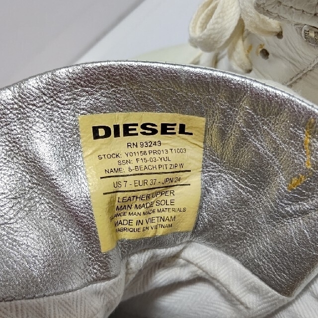 DIESEL(ディーゼル)のDIESEL 本革 白 シューズ レディースの靴/シューズ(ローファー/革靴)の商品写真