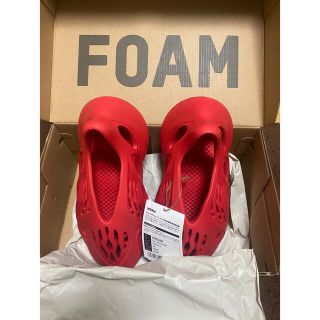 アディダス(adidas)のyeezy FOAM RNNR フォームランナー　新品未使用(サンダル)