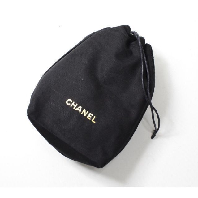 CHANEL(シャネル)のChbk2g 新品未使用本物　シャネル　非売品巾着ポーチ レディースのファッション小物(ポーチ)の商品写真