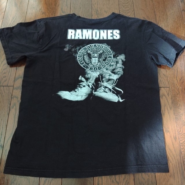 HYSTERIC GLAMOUR(ヒステリックグラマー)のRAMONES HYSTERIC GLAMOUR　Tシャツ　Ｌ　古着　バンドT エンタメ/ホビーのタレントグッズ(ミュージシャン)の商品写真