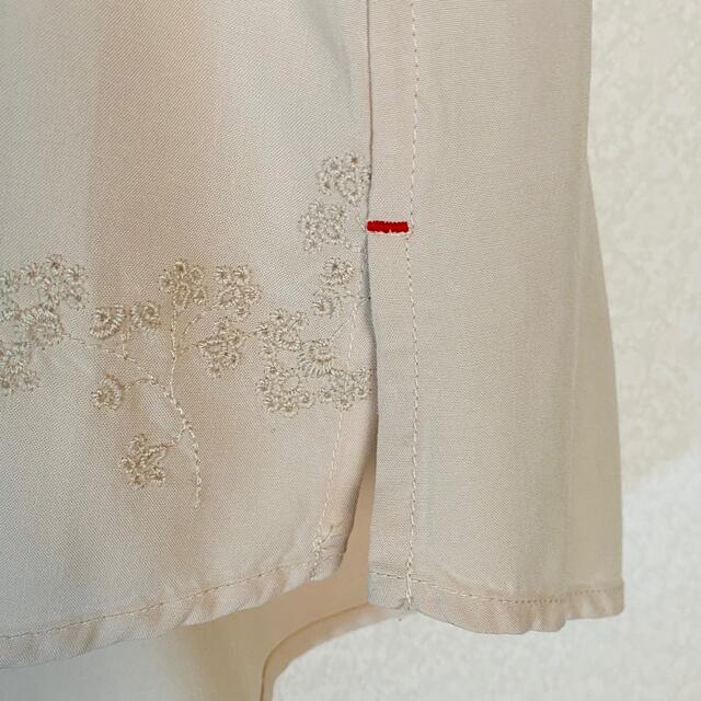 UNIQLO(ユニクロ)のユニクロ×イネス☆花柄刺繍オープンカラーブラウス Mサイズ レディースのトップス(シャツ/ブラウス(半袖/袖なし))の商品写真