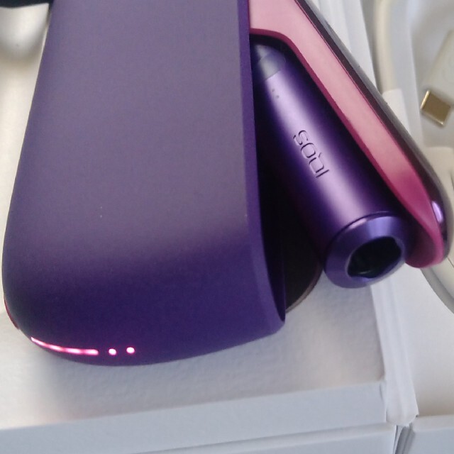 IQOS(アイコス)の月姫様専用【LEDカスタム】アイコス イルマ ネオン×ピンク【新品·未登録】 メンズのファッション小物(タバコグッズ)の商品写真