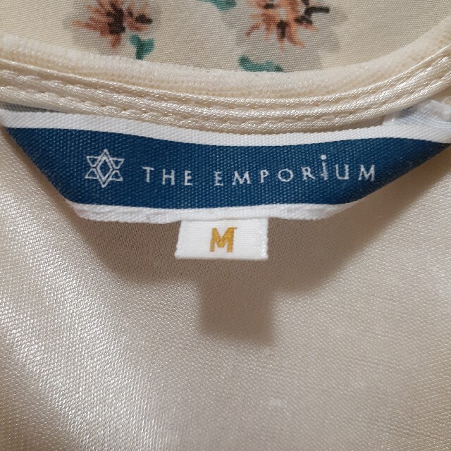 THE EMPORIUM(ジエンポリアム)の古着　ジエンポリアム THEEMPORIUM シフォン風　ワンピース　花柄　模様 レディースのワンピース(ひざ丈ワンピース)の商品写真