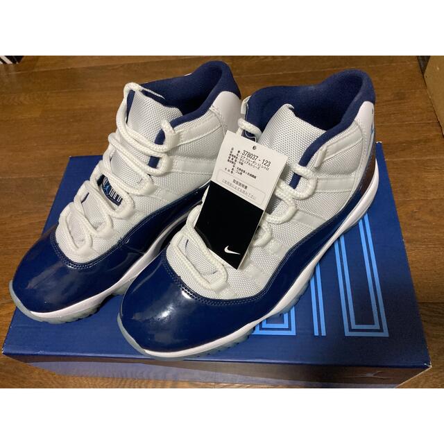 NIKE(ナイキ)のNIKE AIR JORDAN 11 RETRO UNC WIN LIKE 82 メンズの靴/シューズ(スニーカー)の商品写真