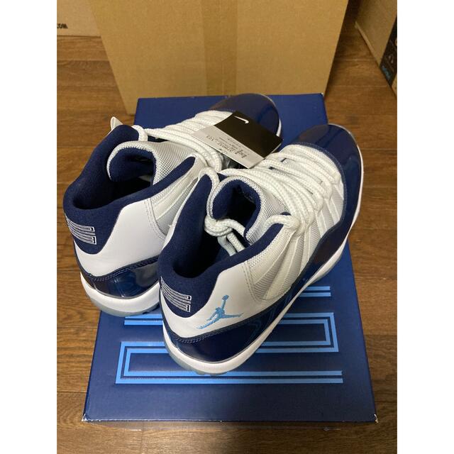 NIKE(ナイキ)のNIKE AIR JORDAN 11 RETRO UNC WIN LIKE 82 メンズの靴/シューズ(スニーカー)の商品写真