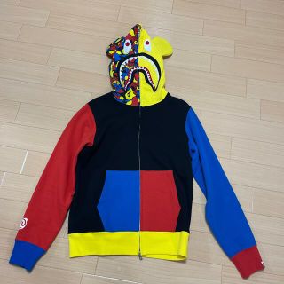 アベイシングエイプ(A BATHING APE)のA BATHING APE  メディコムトイコラボパーカー(パーカー)