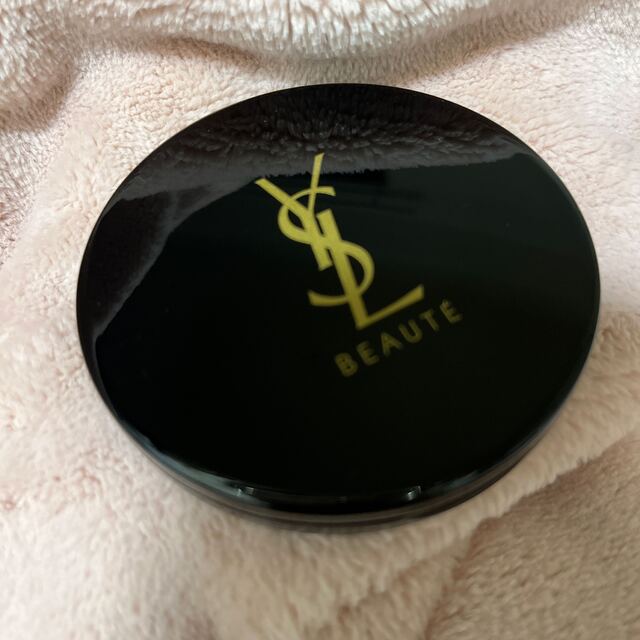 Yves Saint Laurent Beaute(イヴサンローランボーテ)のイヴ・サンローラン鏡 レディースのファッション小物(ミラー)の商品写真