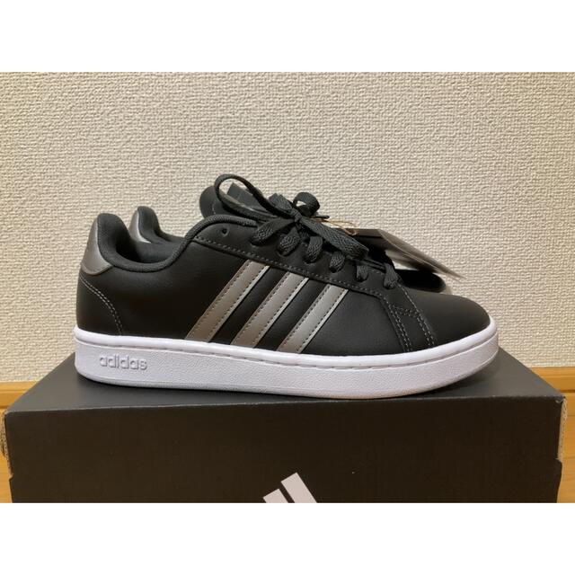 adidas(アディダス)のadidas (M)GRAND COURT グレー_H04547 メンズの靴/シューズ(スニーカー)の商品写真