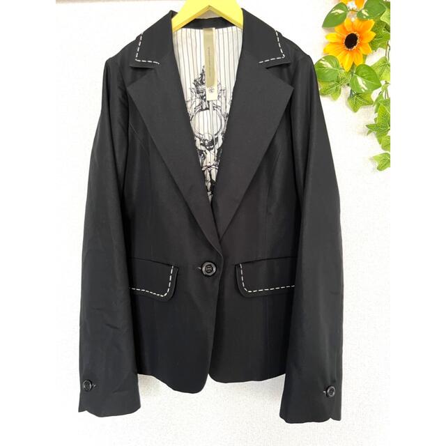 【美品】ラレグロ テーラードジャケット ステッチ 女神 ブラック M レディースのジャケット/アウター(テーラードジャケット)の商品写真