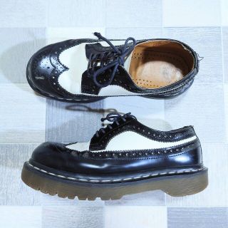 ドクターマーチン(Dr.Martens)のDr.Martens レザー バイカラー ウイングチップ メダリオン シューズ(ローファー/革靴)