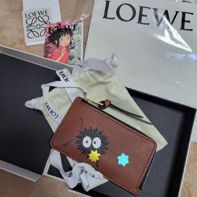 LOEWE(ロエベ)の【限定レア】ロエベ シブリコラボ 千と千尋の神隠し ススワタリ　カードケース レディースのファッション小物(コインケース)の商品写真