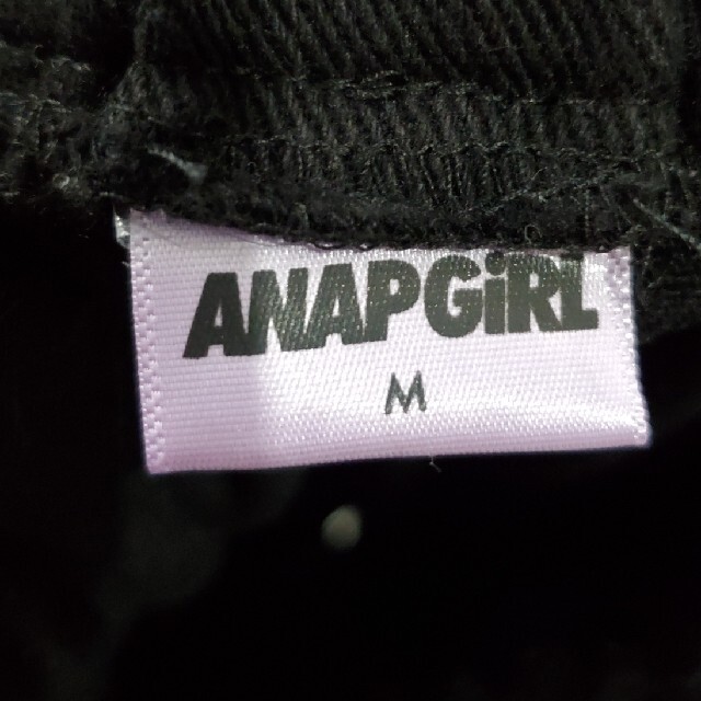 ANAP(アナップ)のANAPブラックデニムショートパンツ M キッズ/ベビー/マタニティのキッズ服女の子用(90cm~)(パンツ/スパッツ)の商品写真