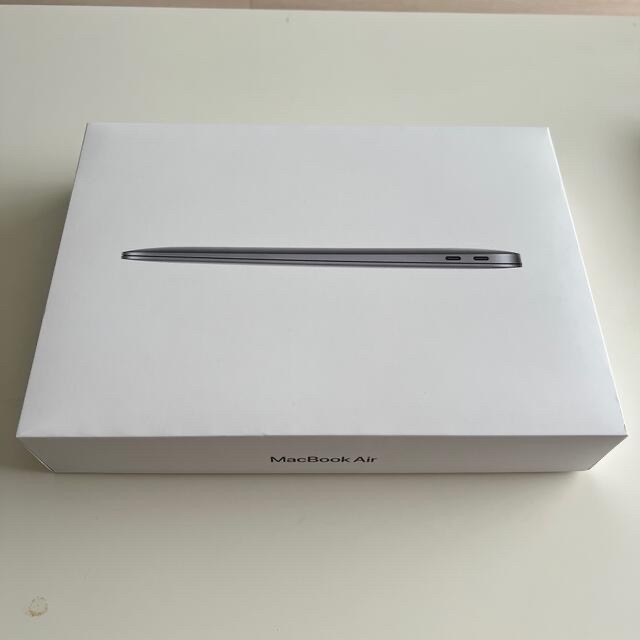 Apple(アップル)のMacBook Air  m1 256GB 8GB スペースグレイ　純正マウス付 スマホ/家電/カメラのPC/タブレット(ノートPC)の商品写真