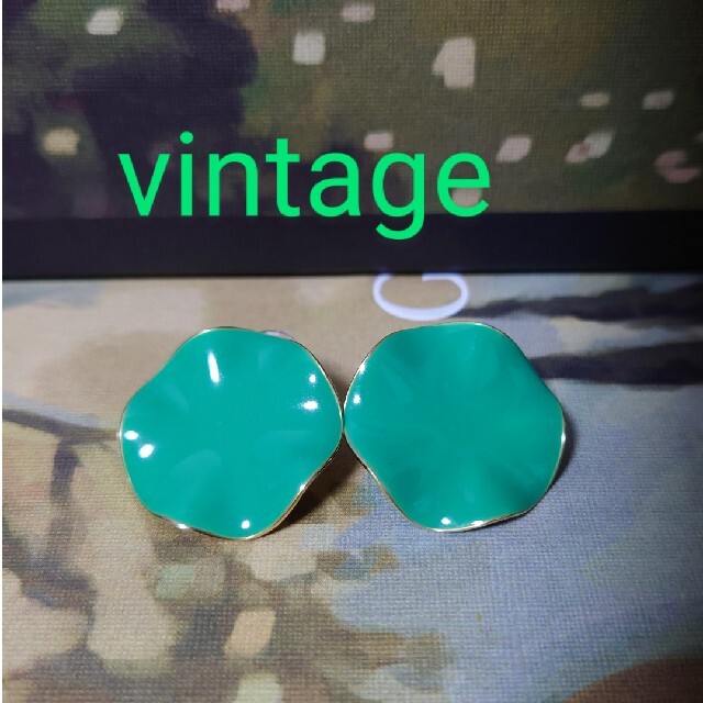 vintage グリーン ピアス レディースのアクセサリー(ピアス)の商品写真