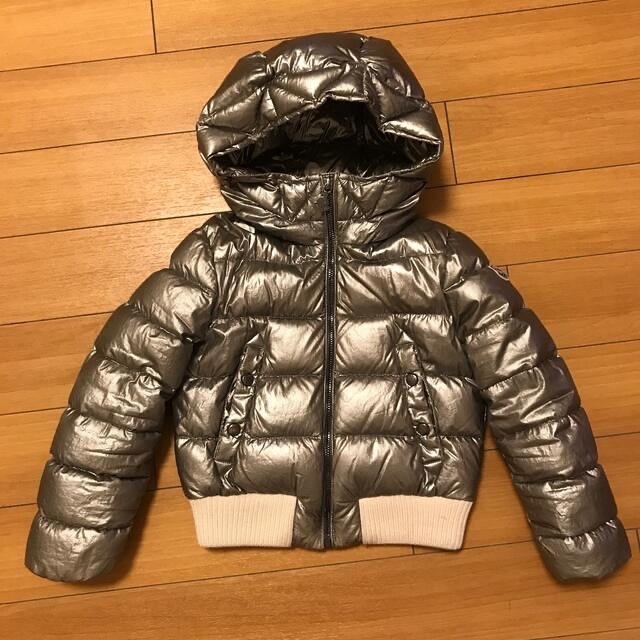 MONCLER(モンクレール)のモンクレール　ダウンジャケット　５a  キッズ/ベビー/マタニティのキッズ服男の子用(90cm~)(ジャケット/上着)の商品写真