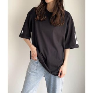 アディダス(adidas)のadidas 袖ロゴオーバーサイズTシャツ(Tシャツ(半袖/袖なし))