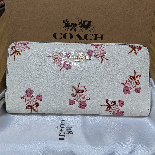 COACH(コーチ)のCOACH  長財布　ラウンドファスナー　花柄４白 レディースのファッション小物(財布)の商品写真