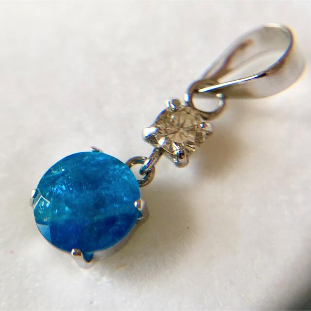 pt900 ネオンブルー アパタイト 天然ダイヤモンド ペンダント レディースのアクセサリー(チャーム)の商品写真